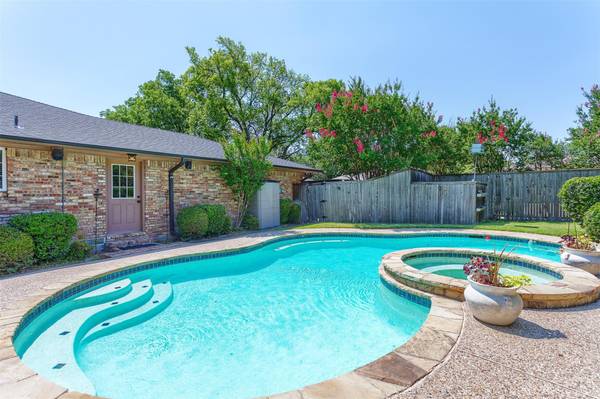 1534 Mayfield Avenue, Garland, TX 75041