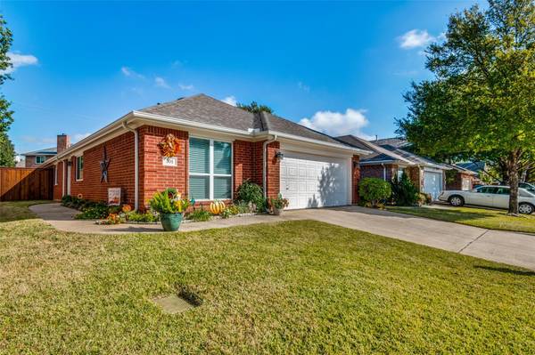 501 Horse Shoe Drive, Euless, TX 76039