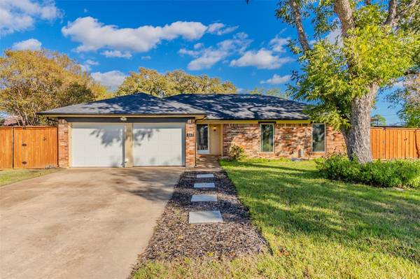 117 Brazil Court, Hurst, TX 76054