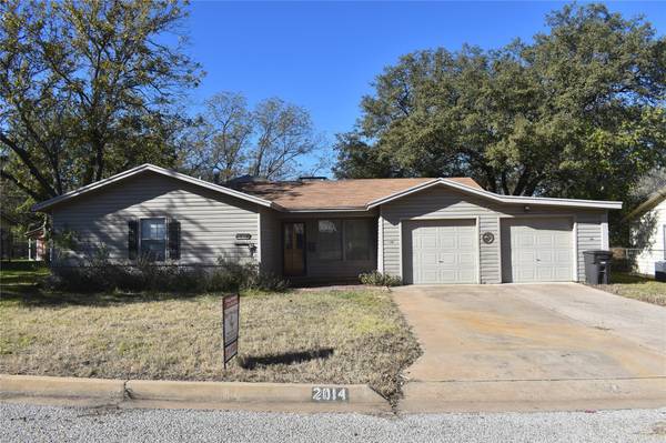 2014 S Walnut Street, Brady, TX 76825