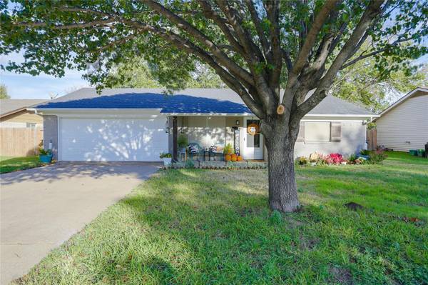 621 S Hampshire Street, Saginaw, TX 76179