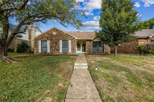 824 Bailey Drive, Cedar Hill, TX 75104