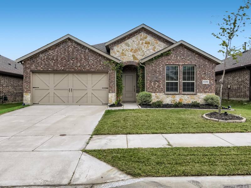 6405 Crownmere Drive, Aubrey, TX 76227