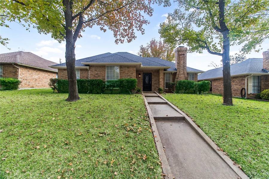 1207 Casa Linda Street, Ennis, TX 75119