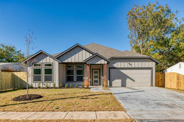 1030 Shawnee Trace, Grand Prairie, TX 75051