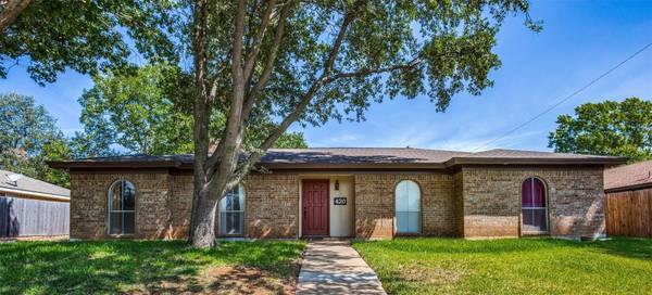 420 W Pleasantview Drive, Hurst, TX 76054