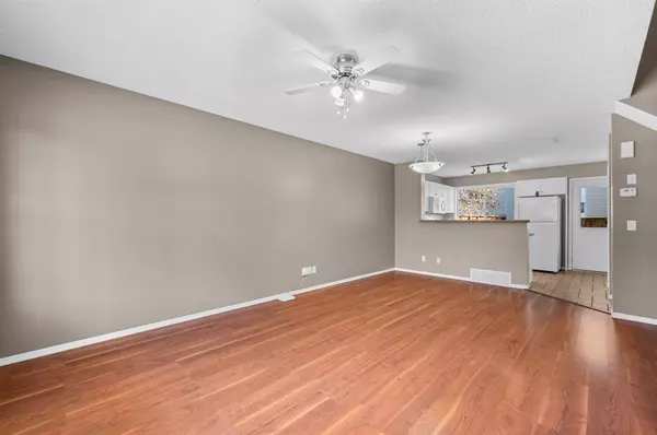 Calgary, AB T2Z 3X9,237 Prestwick CIR SE