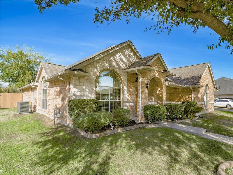 6909 Katherine Court, Richland Hills, TX 76118