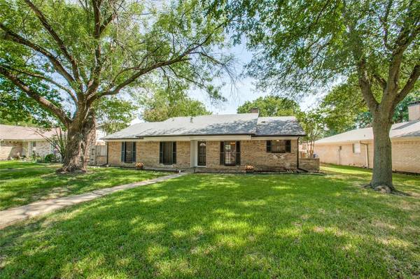 301 Quintana Drive, Garland, TX 75043