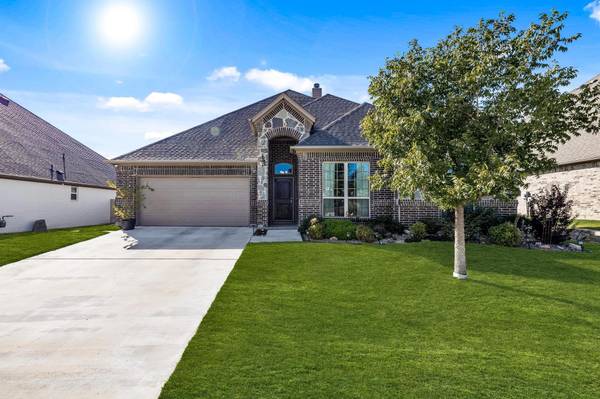 3908 Brookdale Road, Benbrook, TX 76116