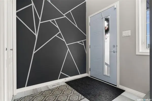 216 Plains COURT, Pilot Butte, SK S0G 3Z0