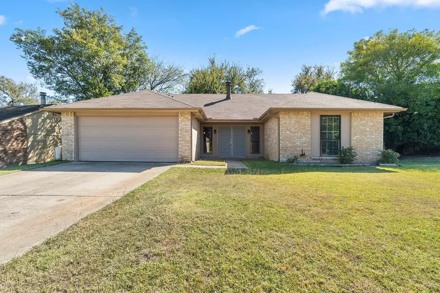 616 Nora Lane, Desoto, TX 75115