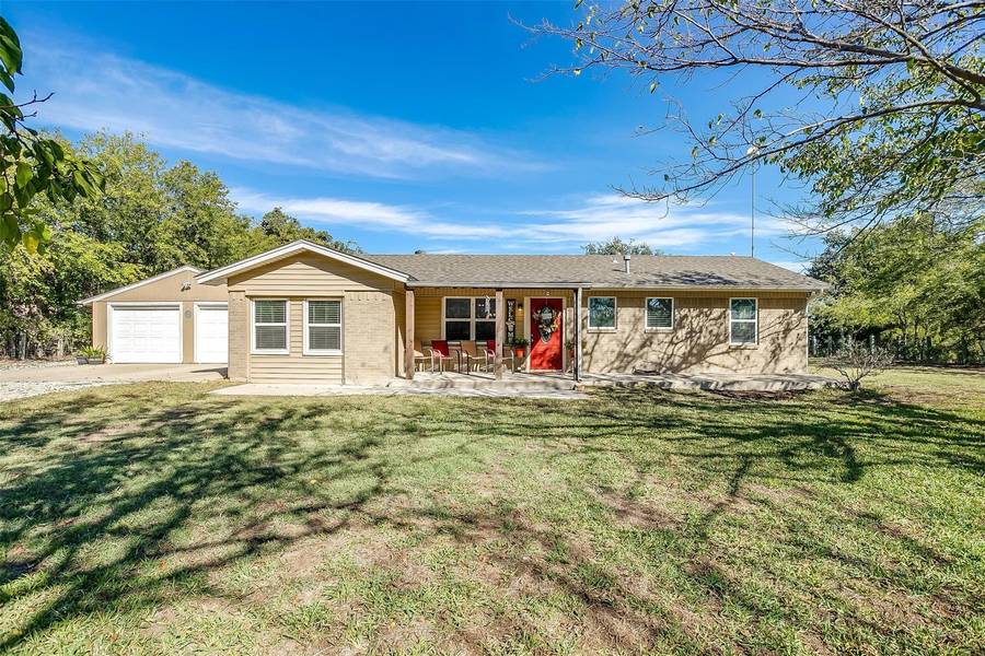 916 Oak Lane Drive, Joshua, TX 76058