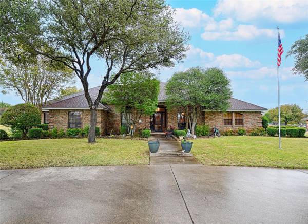 804 Rock Creek Drive, Oak Leaf, TX 75154