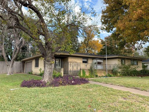 2529 Roger Williams Drive, Irving, TX 75061