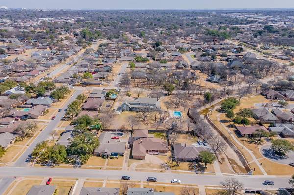 1805 Wagon Wheel Trail, Pantego, TX 76013