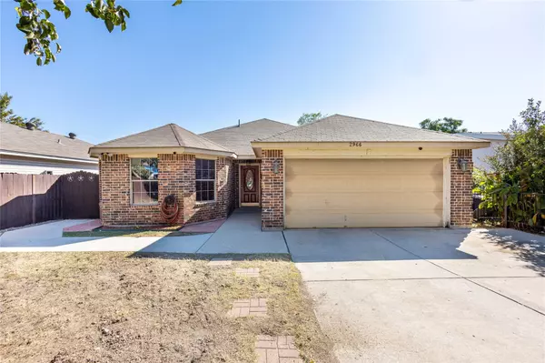 2966 Rosen Avenue, Fort Worth, TX 76106