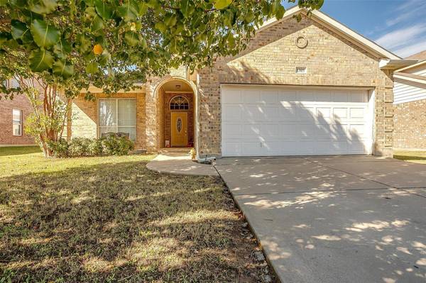 1305 Spanish Moss Drive, Burleson, TX 76028