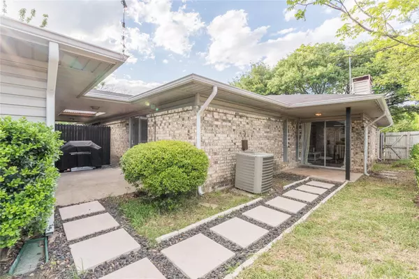 3148 Royal Lane, Dallas, TX 75229