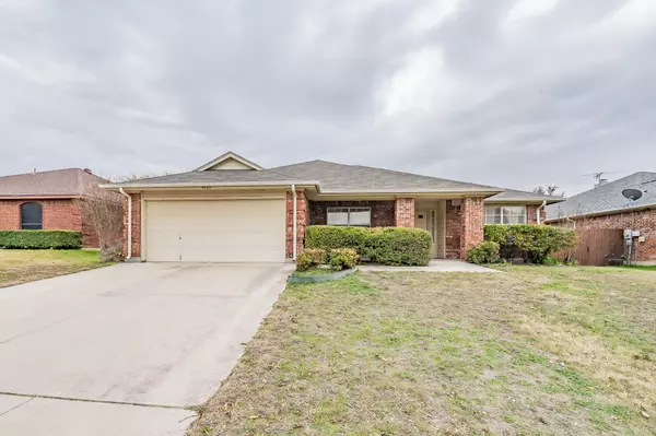 4720 Saint Thomas Place, Fort Worth, TX 76135