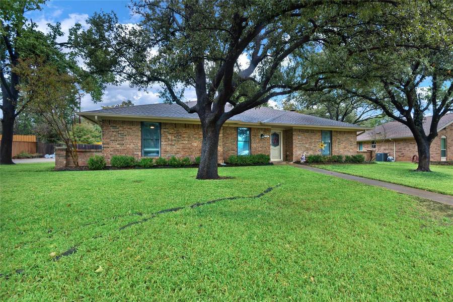 614 Medina Drive, Highland Village, TX 75077