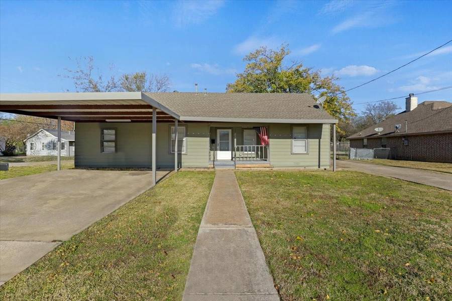 128 W Lemon Street, Saginaw, TX 76179