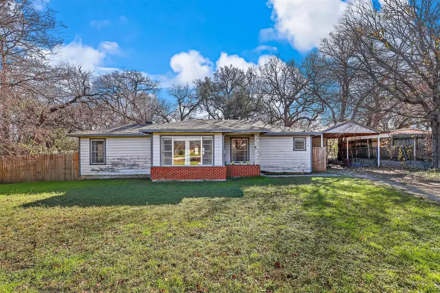 117 Sandra Drive, Azle, TX 76020