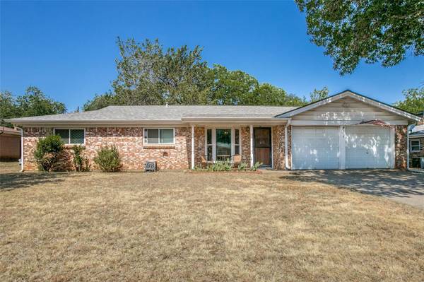 325 Arcadia Street, Hurst, TX 76053