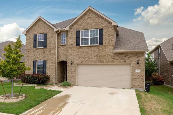 804 Pinnacle Ridge Road, Fort Worth, TX 76052