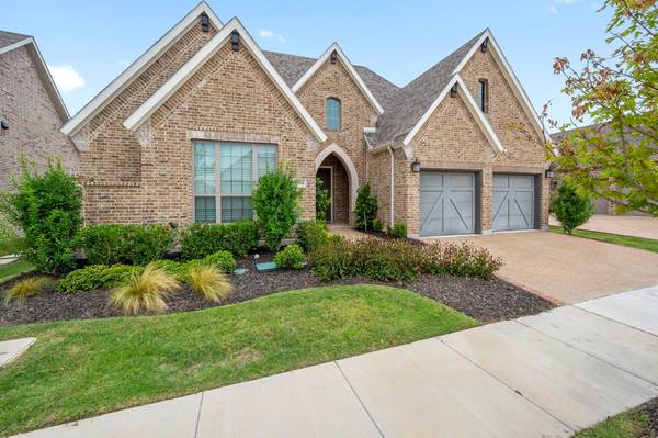 4704 Beaver Creek Drive, Arlington, TX 76005