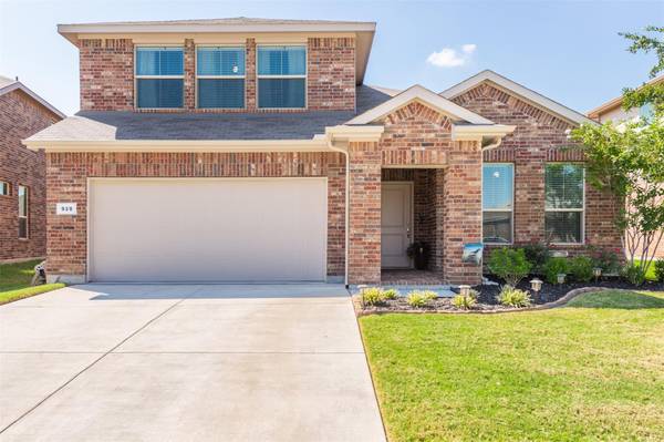 928 Stamford Way, Fort Worth, TX 76247