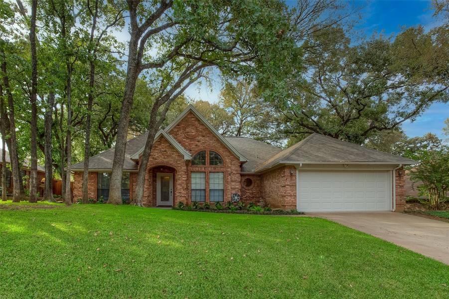 1300 Donna Lane, Bedford, TX 76022