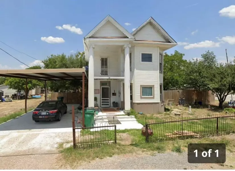 14 Benton, Rogers, TX 76569