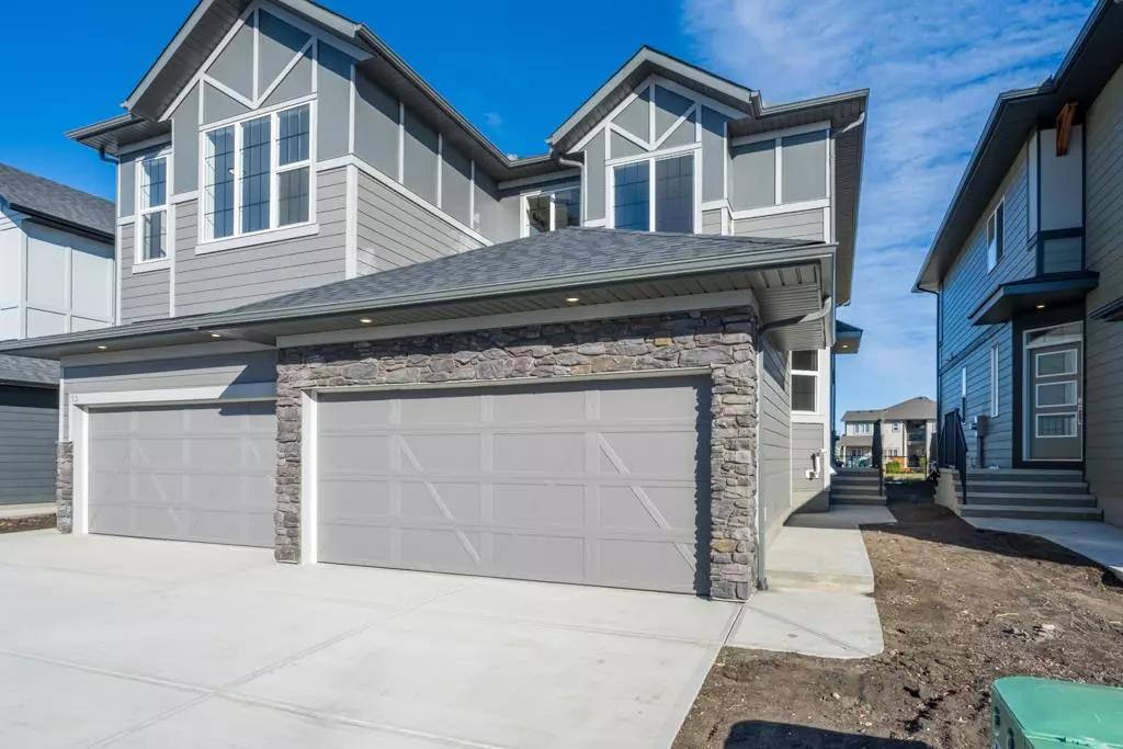 Calgary, AB T2X 4T3,127 Legacy Glen Parade SE