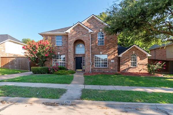 8713 Lakeside Drive, Rowlett, TX 75088