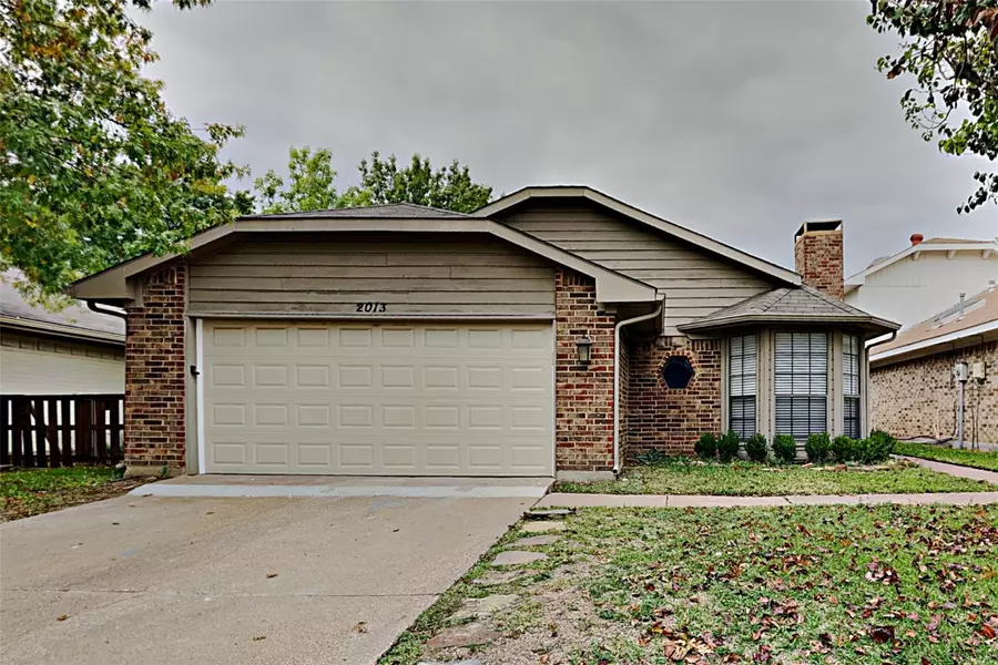 2013 Avignon Drive, Carrollton, TX 75007