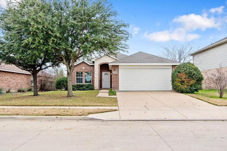 4604 Mountain Oak Street, Fort Worth, TX 76244