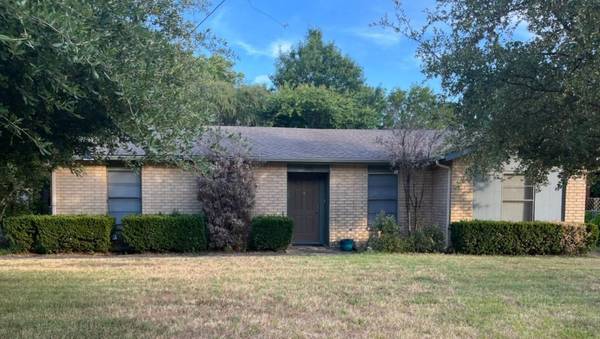 105 W Marshall Street, Rice, TX 75155