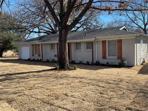 704 Norwood Drive, Hurst, TX 76053