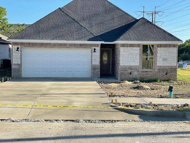 2202 Beaumont Street, Grand Prairie, TX 75051