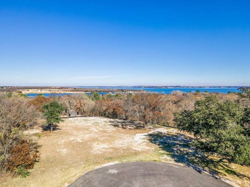 548 Cresthaven Court, Azle, TX 76020