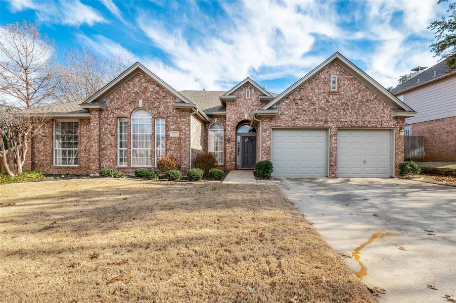 2720 Cobblestone Drive, Grapevine, TX 76051