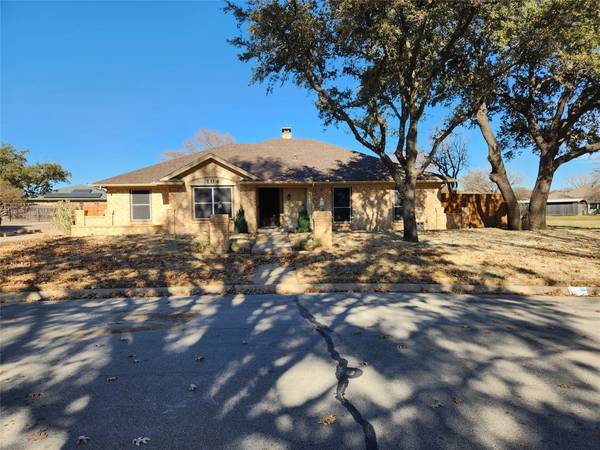 104 Baker Court, Hurst, TX 76054