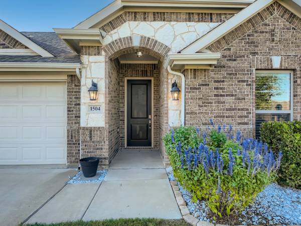 1504 Chase Way, Crowley, TX 76036