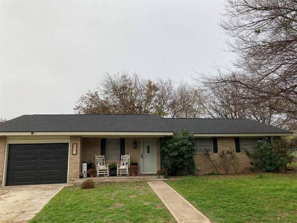 308 Pecan Street, Alvord, TX 76225