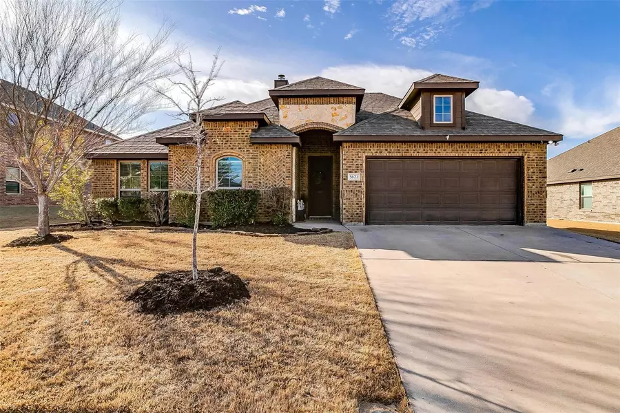 5621 Paradise Drive, Midlothian, TX 76065