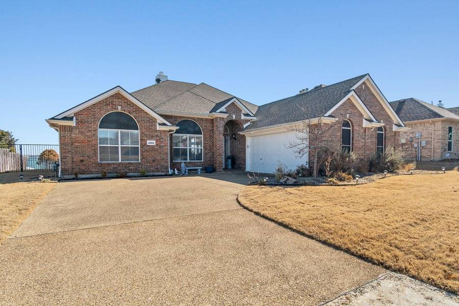 4002 Lakeside Drive, Rowlett, TX 75088