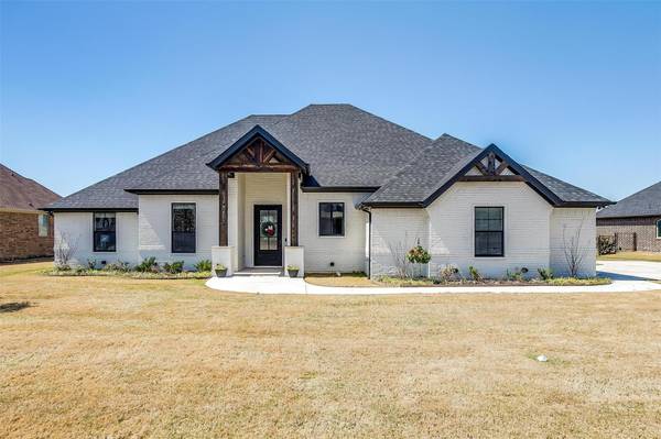 3914 Upper Lake Circle, Granbury, TX 76049