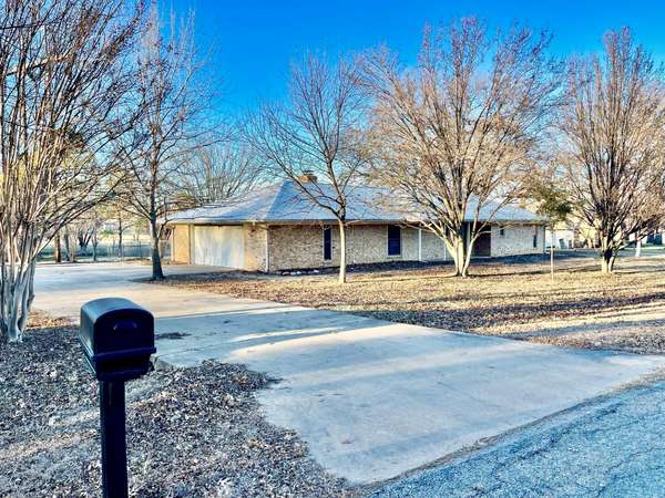 5204 Camino Dos Lagos Drive, Sherman, TX 75090