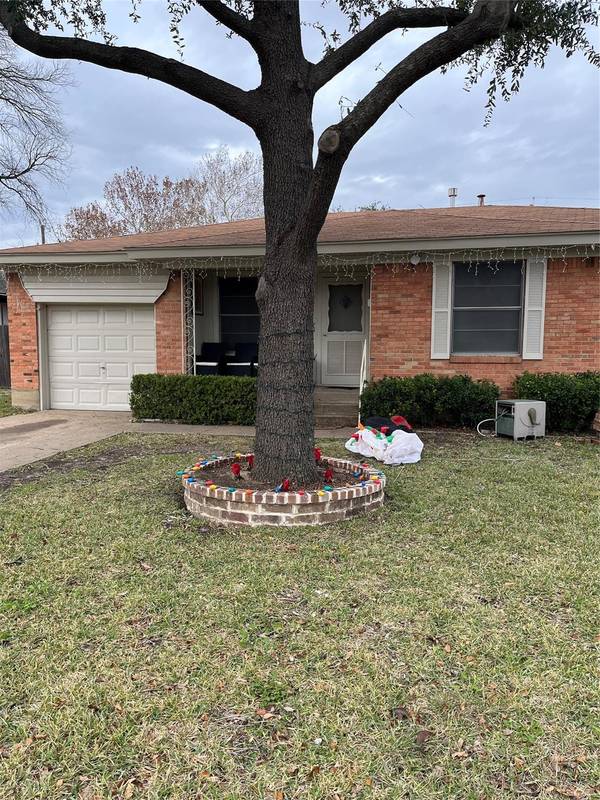 1049 Caldwell Drive, Garland, TX 75041